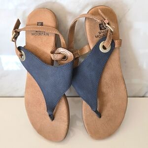 White Mountain | London Thong faux leather sandals size 6.5